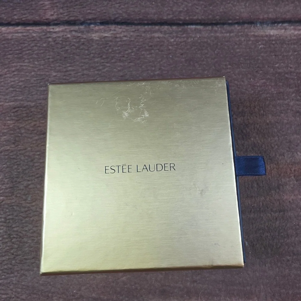 Estee Lauder Amethyst Treasure Compact Womens 8g Gold Good Jeweled Re-Nutriv